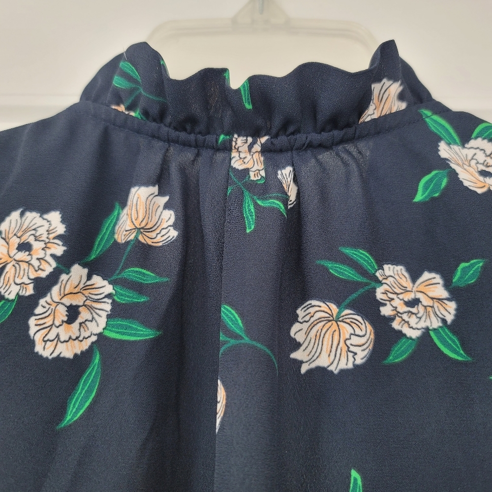 (NWOT) Banana Republic floral sleeveless blouse in MP - Picture 3 of 6